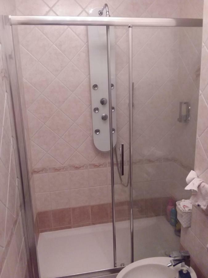 Flowers Apartment Бари Экстерьер фото