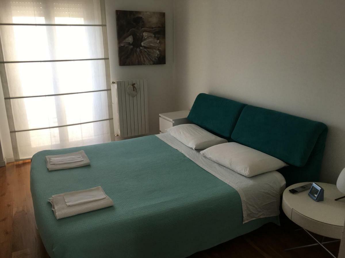 Flowers Apartment Бари Экстерьер фото